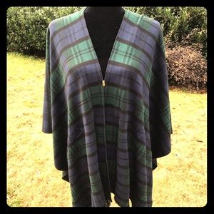 NWT! Beautiful Blackwatch Plaid Poncho!